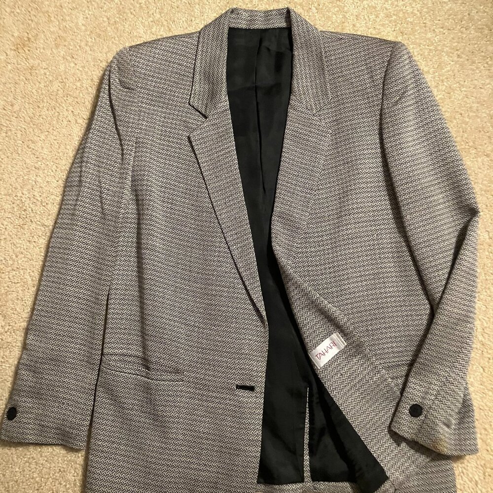 Tahari Houndstooth Boyfriend Blazer (Black/Charcoal Color), Size 6